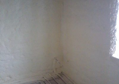 Réalisation terminée de l'isolation d'un mur à liège