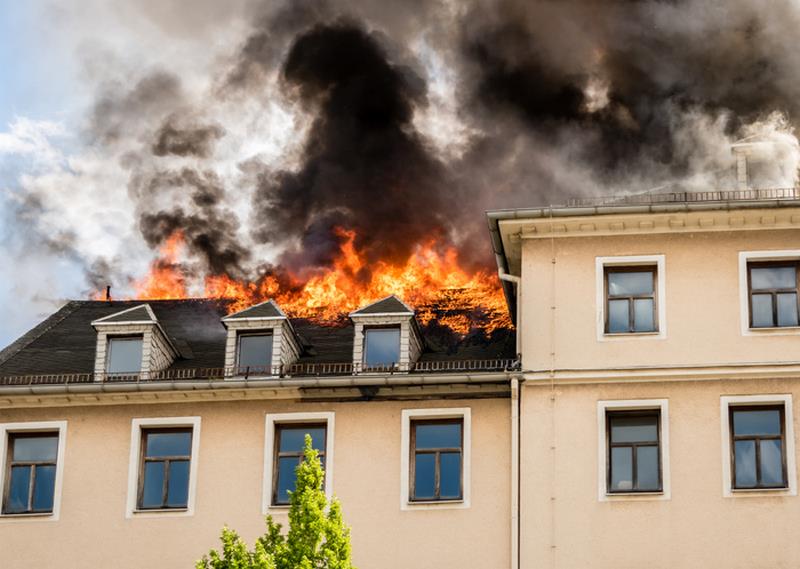 Comment réagit le polyuréthane lors d'un incendie ?